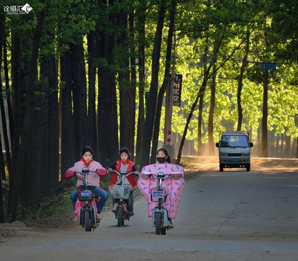 放学路上