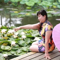 绿裙飘飘