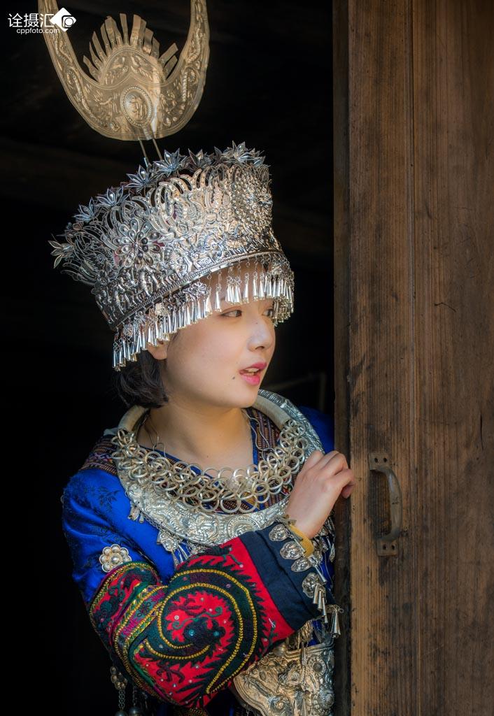 苗族少女- 诠摄汇