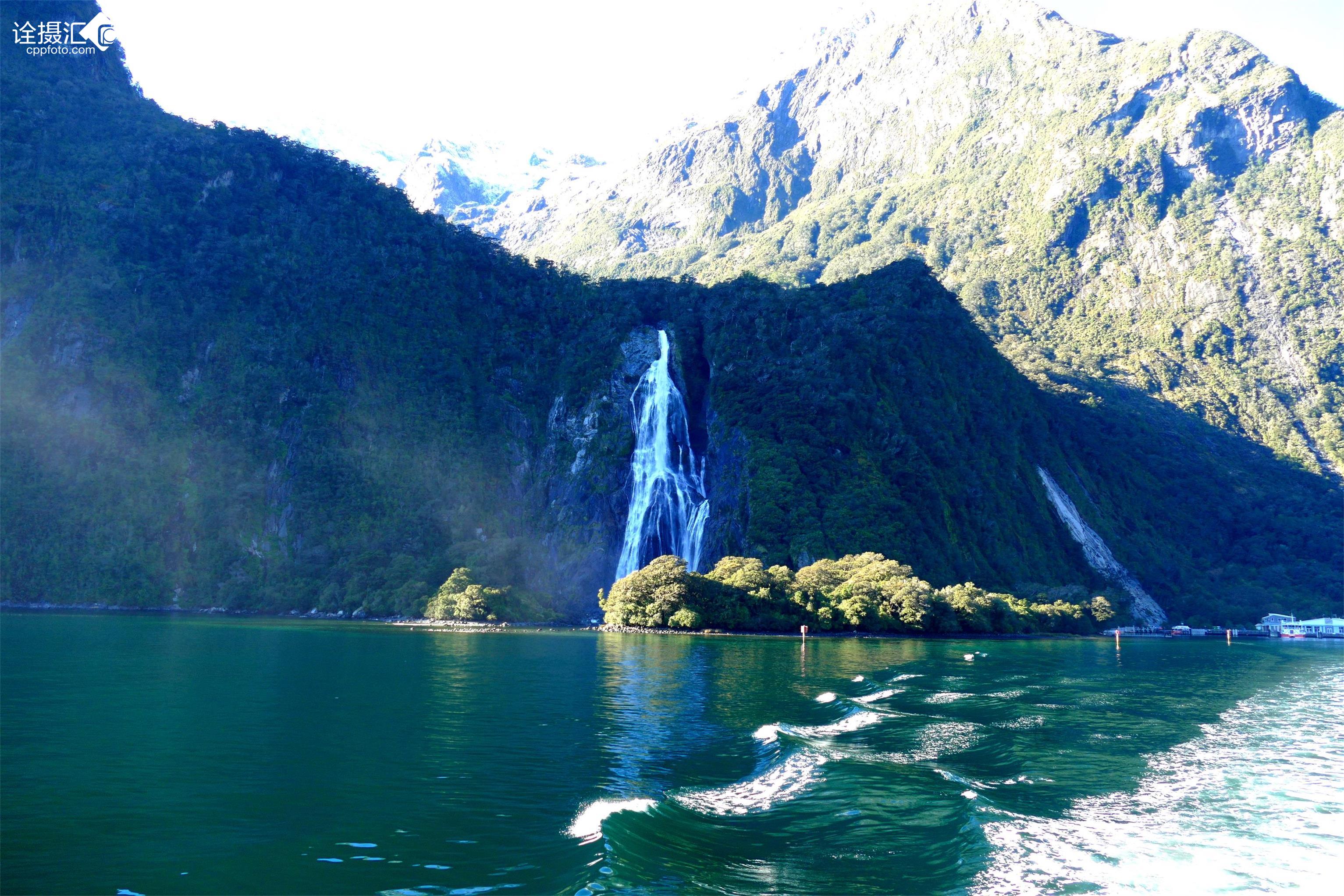 绿水青山,飞瀑峡湾